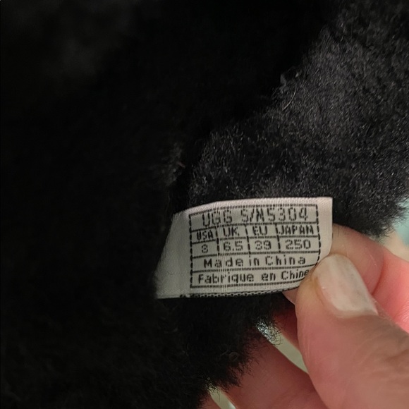 UGG Women's Flip Flop Slippers - Picture 8 of 10